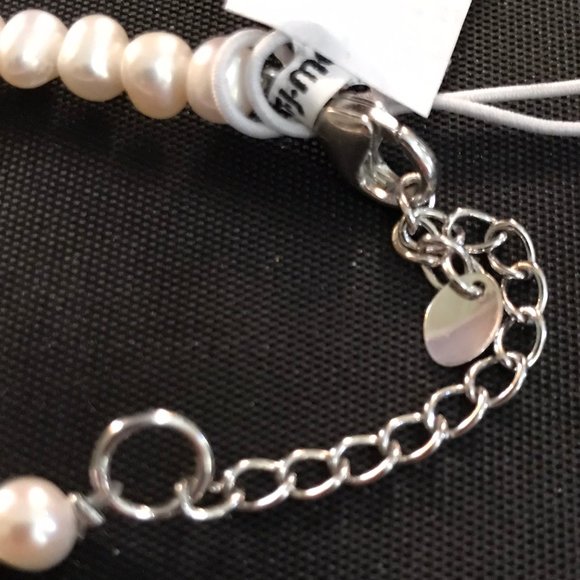 Iris and lily pearl necklace Clearance